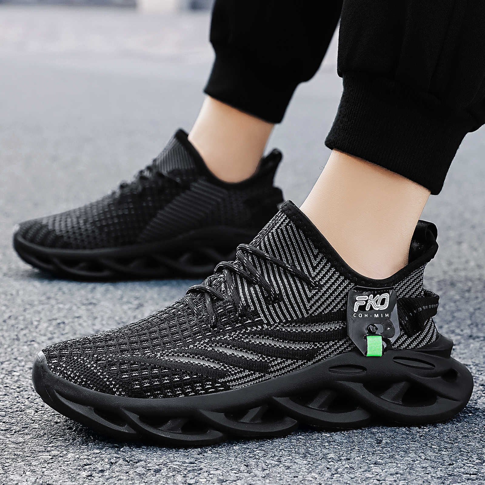 Scarpe da ginnastica da uomo t - Knit Fabric Lace Up Sneakers recensione e prezzo