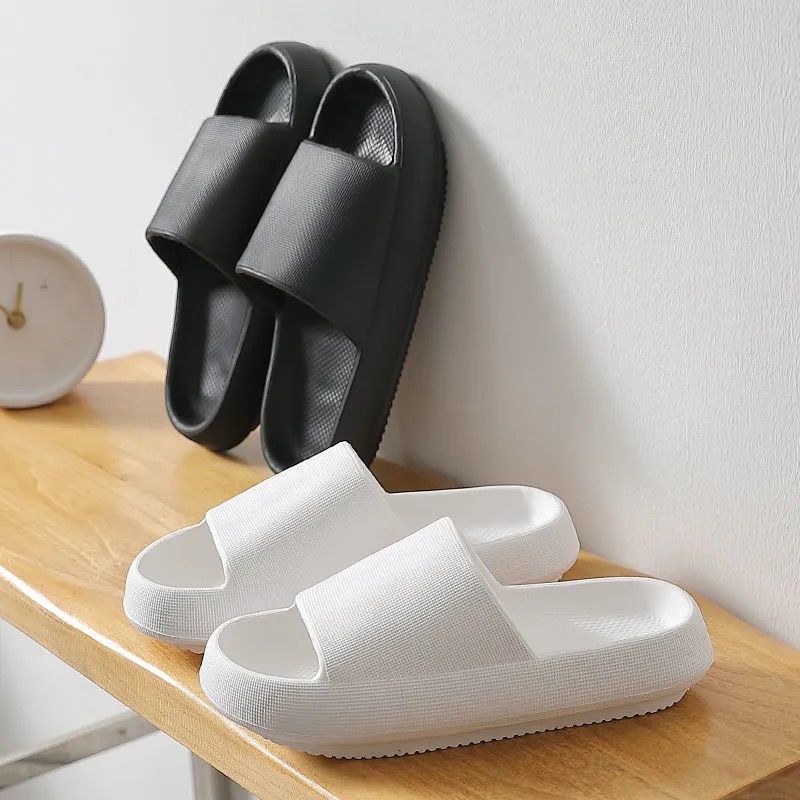 Pantofole da bagno silenziose  - Sandals recensione e prezzo