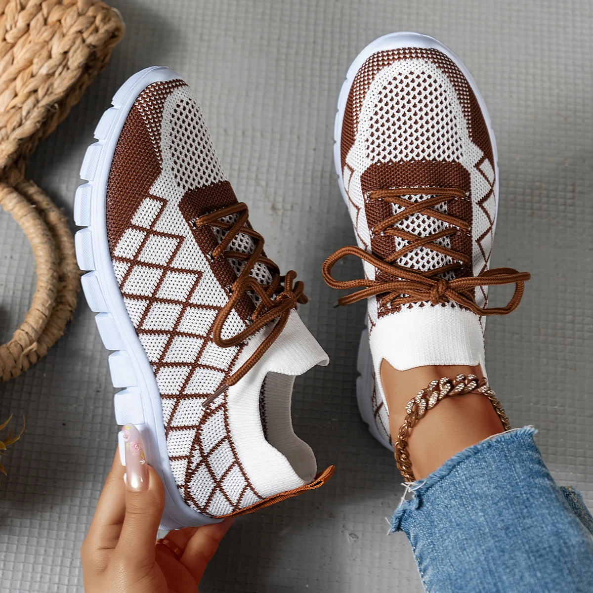 Sneakers da Donna in Maglia, M - Knit Fabric Lace Up Sneakers recensione e prezzo