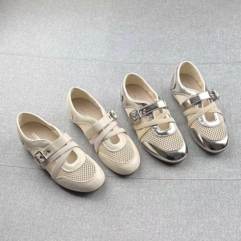 Nuove Sneakers Intrecciate con - Sneakers recensione e prezzo